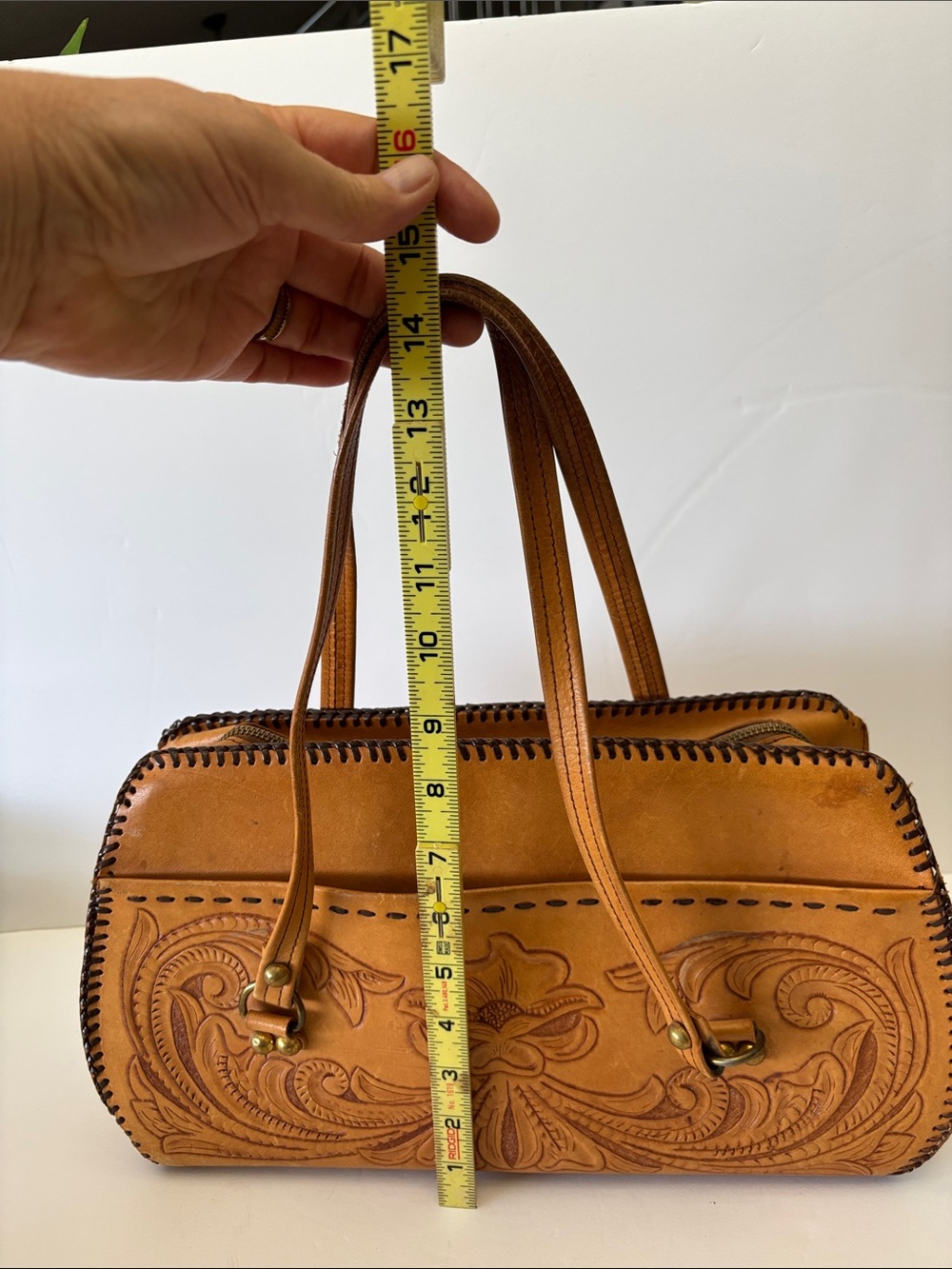 Vintage Tan Hand-Tooled Leather Shoulder Bag - Picture 4 of 12
